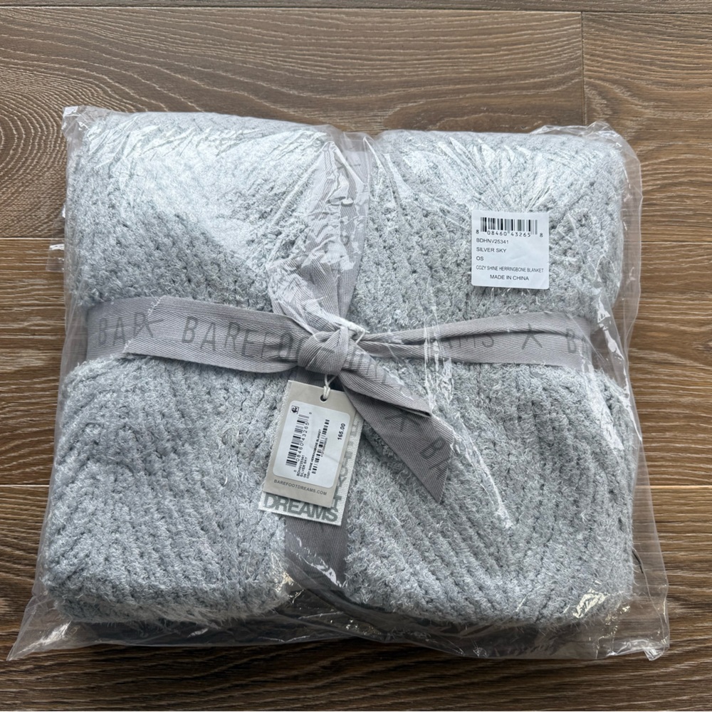 BAREFOOT DREAMS CozyChic Herringbone Throw Blanket